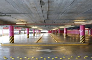 Women-Only Parking: Θέσεις parking έχουν δημιουργηθεί αποκλειστικά για γυναίκες ώστε να νιώθουν πιο ασφαλείς