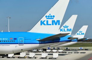 Η KLM πρώτη αεροπορική εταιρεία που δέχεται μήνυση για πράσινο ξέπλυμα