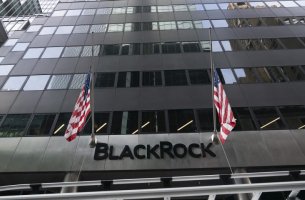 ΒlackRock: «Ούριος άνεμος» για πράσινες επενδύσεις