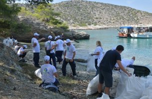 Cosmote Blue: Oι εργαζόμενοι του Ομίλου στη μάχη για τον καθαρισμό των θαλασσών μας