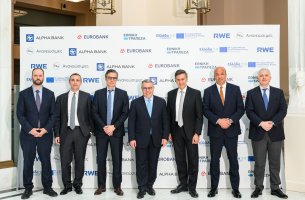 Φωτοβολταϊκά: Έρχονται τέσσερα έργα από RWE-ΔΕΗ – Με ΤΑΑ, Alpha Bank, Eurobank και Εθνική