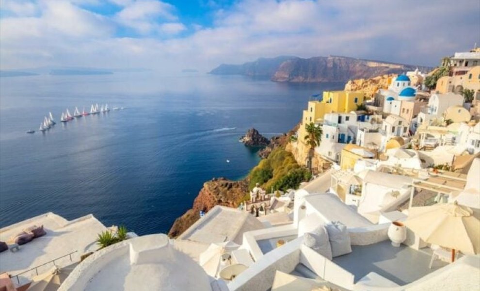ΕΤΕ: Προς νέο ρεκόρ ο ελληνικός τουρισμός, παρά τις πιέσεις ανταγωνισμού και κλιματικής αλλαγής