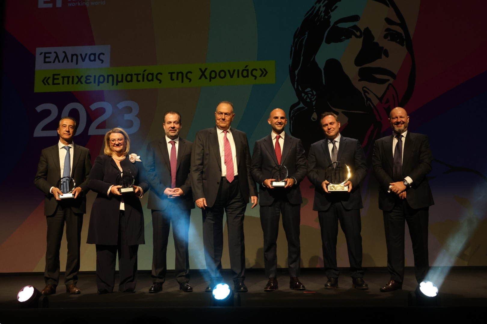 Ομαδική φωτογραφία (από τα αριστερά στα δεξιά): Κρίστιαν Χατζημηνάς, Μαίρη Χατζάκου, Γιώργος Παπαδημητρίου, Γιώργος Γεράρδος, Γιώργος Τσαρούχας, Ευτύχιος Βασιλάκης, Βασίλειος Κάτσος