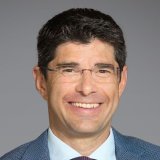 Η μόδα έχει πρόβλημα με το πετρέλαιο — και ήρθε η ώρα να το λύσει