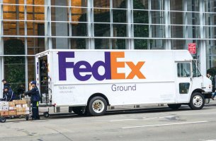 Η FedEx Ground εξηλεκτρίζει τον στόλο της