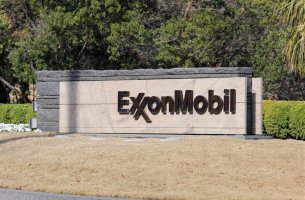 ExxonMobil: Κατασκευάζει το πρώτο μεγάλο εργοστάσιο ανακύκλωσης πλαστικού στις ΗΠΑ