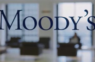 Η Moody's «βλέπει» επενδυτική ευκαιρία $45 τρισ. στην «πράσινη μετάβαση»