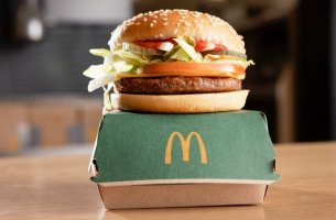 McDonald's: Kόντρα με δισεκατομμυριούχο επενδυτή για την κακομεταχείριση των χοίρων