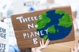 ΟΗΕ: Τα ορυκτά καύσιμα «πνίγουν» τον πλανήτη