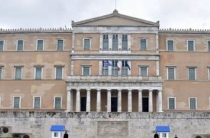 Το κτίριο της Βουλής μειώνει το ενεργειακό του αποτύπωμα και την εκπομπή διοξειδίου του άνθρακα κατά 40%