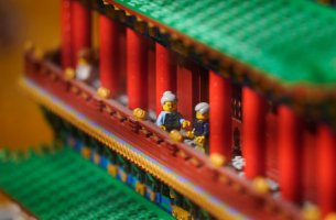 Lego: Επένδυση 1 δισ. δολαρίων για νέο εργοστάσιο μηδενικών εκπομπών