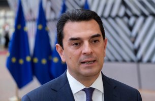 Σκρέκας: ΑΠΕ και εξοικονόμηση ενέργειας στη συνάντηση με τη Βεστάγκερ