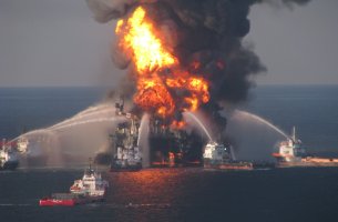 Η πετρελαιοκηλίδα στον Κόλπο του Μεξικού συνεχίζει να μολύνει το περιβάλλον