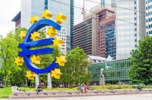 H ΕΚΤ δημιουργεί χώρο για «πράσινες» επενδύσεις