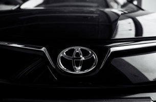 Η Toyota επενδύει 5,27 δισ. δολάρια για μπαταρίες ηλεκτροκίνησης