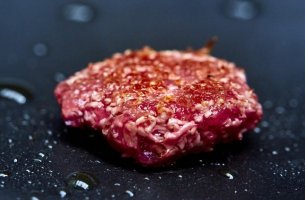 Είναι το συνθετικό κρέας μια βιώσιμη εναλλακτική λύση;