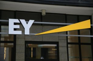 EY: Ισχυρή η ανάγκη μετασχηματισμού του κλάδου της υγείας για την παροχή ανθρωποκεντρικής φροντίδας