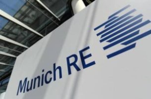 H Munich Re σταματά να ασφαλίζει νέα έργα πετρελαίου και φυσικού αερίου