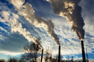 Αυστηρότερους κανόνες για τους ρύπους του ατμοσφαιρικού αέρα, των υδάτων και την επεξεργασία των αστικών λυμάτων προτείνει η ΕΕ