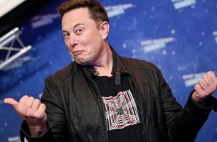 Ακτιβιστές μέτοχοι της Tesla ζητούν σύνδεση των μισθών με κριτήρια ESG