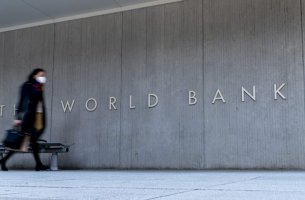 Παγκόσμια Τράπεζα: Επενδύσεις 14,8 δισ. σε ορυκτά καύσιμα από το 2008