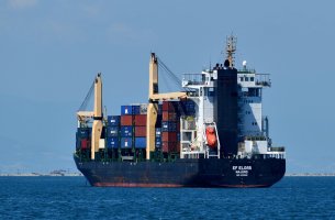 ΟΗΕ: Η παγκόσμια εμπορική ναυτιλία καλείται να καβαλήσει το πράσινο κύμα	