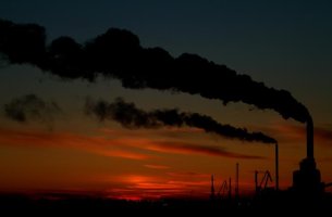 Carbon Market Watch: «Υπερβολικές και παραπλανητικές» οι δεσμεύσεις των μεγάλων εταιρειών για το κλίμα