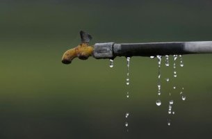 ΟΗΕ: H «βαμπιρική υπερκατανάλωση» στερεύει το νερό παγκοσμίως