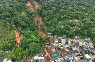 Βραζιλία: 65 νεκροί από τις πλημμύρες – Η κλιματική αλλαγή υπαίτια για την καταστροφή