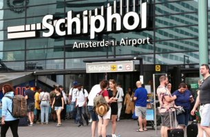 Δικαστήριο απέρριψε την απόφαση της ολλανδικής κυβέρνησης να επιβάλει ετήσιο ανώτατο όριο πτήσεων 