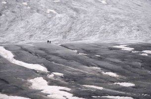 Ελβετία: Οι παγετώνες λιώνουν και οι πολίτες ψήφισαν υπέρ περιβαλλοντικού νομοσχεδίου