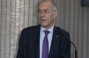 Β. Ράπανος: Κοινός βηματισμός επιχειρήσεων, τραπεζών και εποπτικών αρχών στο δρόμο για την πράσινη μετάβαση	