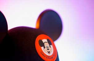 Αγωγή κατά της Disney: Κατηγορείται για μισθολογικό χάσμα ανάμεσα σε άντρες και γυναίκες