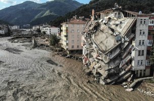 Swiss Re: Στα 120 δισ. δολάρια οι ζημίες από τις φυσικές καταστροφές στο α' εξάμηνο