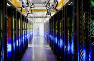 Γιγαντιαία data centers, καύσωνες και... η κατανάλωση νερού