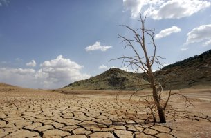 Οι απότομες αλλαγές από ξηρασία σε έντονες βροχοπτώσεις αποτέλεσμα της κλιματικής αλλαγής