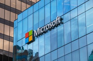 Η Microsoft χρηματοδοτεί μια νέα προσέγγιση που χρησιμοποιεί θρυμματισμένο ασβεστόλιθο για την πρόσληψη άνθρακα