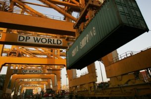 Η DP World συγκεντρώνει 1,5 δισ. δολάρια για την απαλλαγή από τον άνθρακα