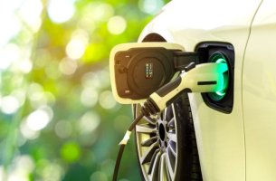 Η BP αγοράζει φορτιστές Tesla αξίας 100 εκατομμυρίων δολαρίων