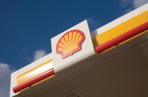 Shell: «Αποψιλώνει» το τμήμα καθαρής ενέργειας