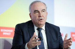 Παπαθανάσης: Οι πράσινες επενδύσεις μπορούν να βοηθήσουν στη στρατηγική επίτευξης του στόχου της αυτονομίας
