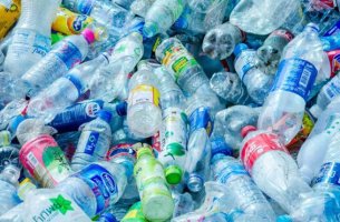 ΟΗΕ: Ξεκινάει ο τρίτος γύρος των παγκόσμιων διαπραγματεύσεων για την αντιμετώπιση της μόλυνσης από τα πλαστικά 