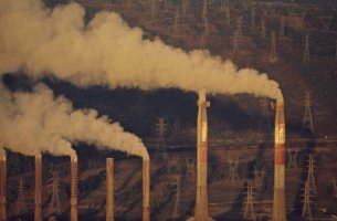 Βρετανία: Σε λειτουργία η πρώτη μονάδα δέσμευσης διοξειδίου του άνθρακα από τον αέρα