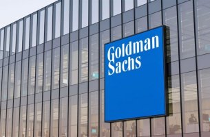 H Goldman Sachs «βλέπει» μεγάλη αξία σε πράσινες μετοχές 