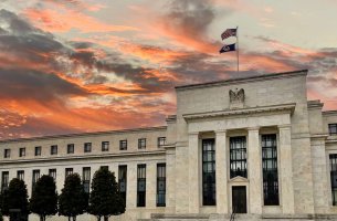 H Fed μπλοκάρει την επιβολή σκληρότερων πράσινων κανόνων στις τράπεζες