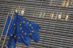 Η ΕΕ καθυστερεί κι άλλο τους τραπεζικούς κανόνες της Βασιλείας ΙΙΙ 