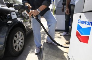 Οι επενδυτές της Chevron απορρίπτουν τις προτάσεις των μετόχων, η Exxon δεν αντιμετωπίζει καμία