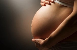 Κλιματική αλλαγή: Η ακραία ζέστη αυξάνει τους κινδύνους για τις έγκυες