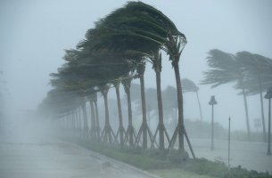 Οι δαπάνες των ΗΠΑ για τις κλιματικές ζημίες πλησιάζουν το 1 τρισεκατομμύριο δολάρια ετησίως