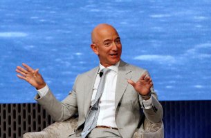 O Bezos στηρίζει συμμαχία ανανεώσιμων: 7,5 δισ. δολάρια για αναπτυσσόμενες χώρες